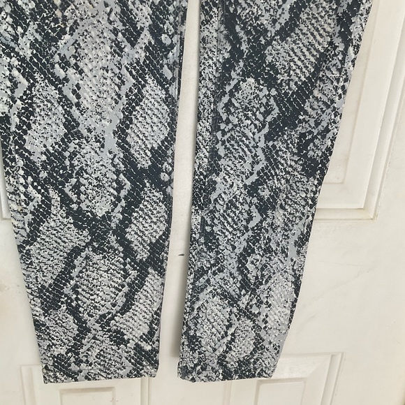 DL1961 Emma Legging Jean's Jagger New Snake Print, Grey and White, Sz 26 - Picture 11 of 15